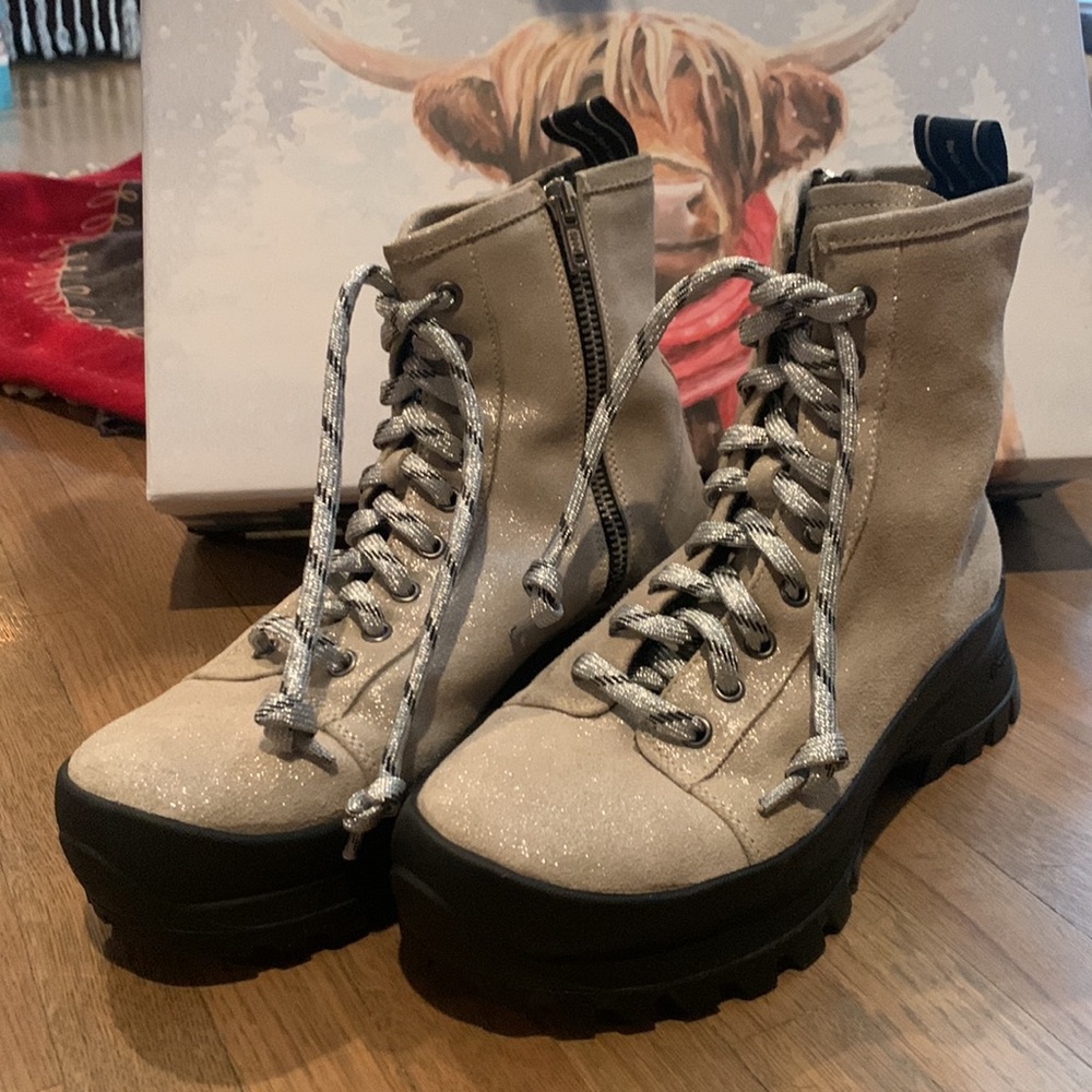 P448 Denise Boots